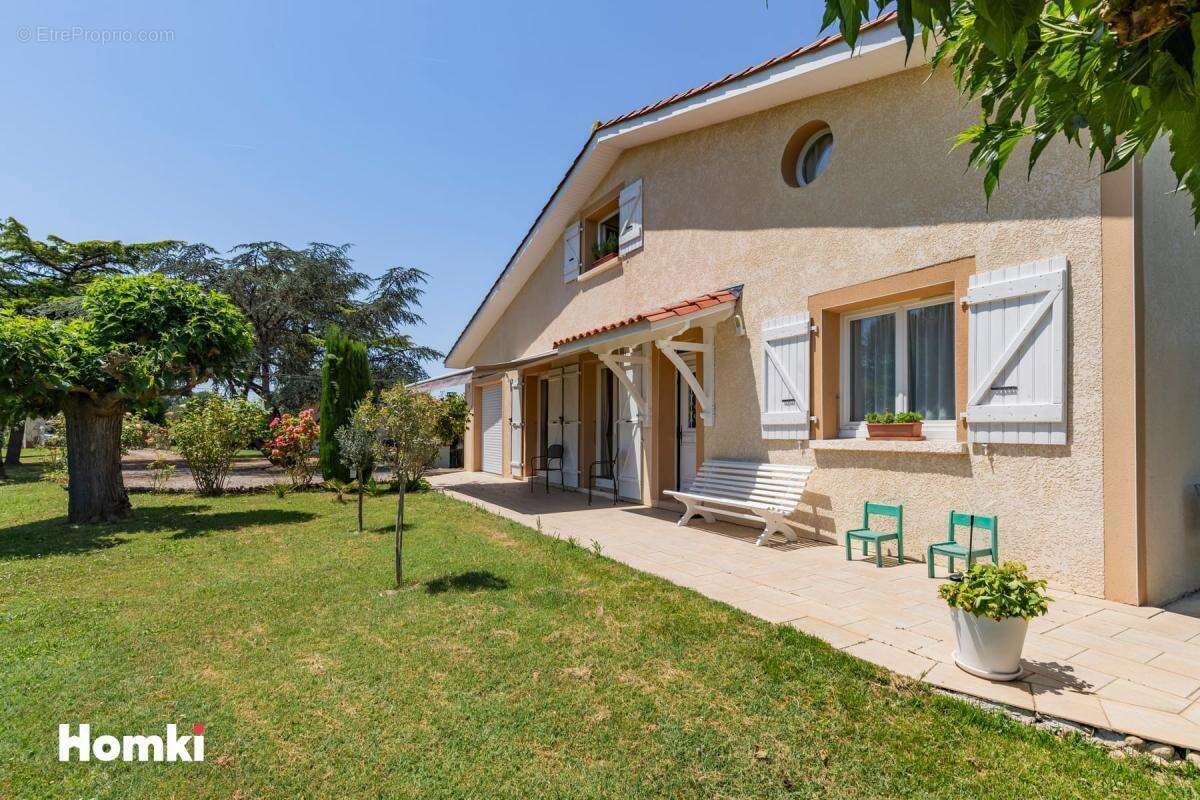 Maison/Villa T6 de 180 m2 à La Magdelaine-sur-Tarn 31360 - photo 2