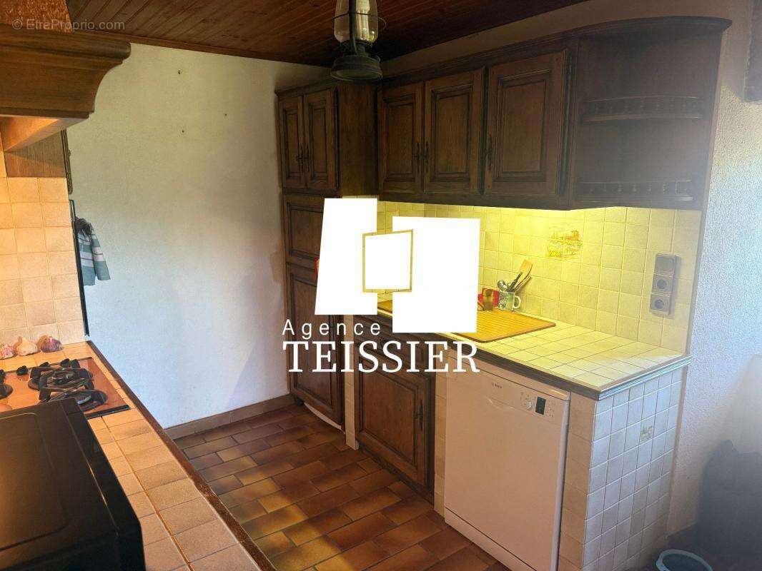 Maison à LES ASSIONS