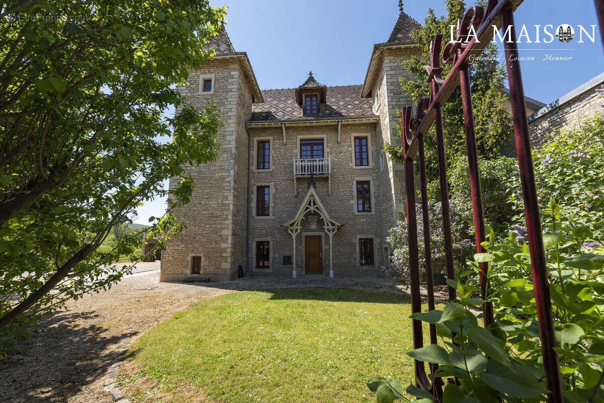 Maison à FLEUREY-SUR-OUCHE