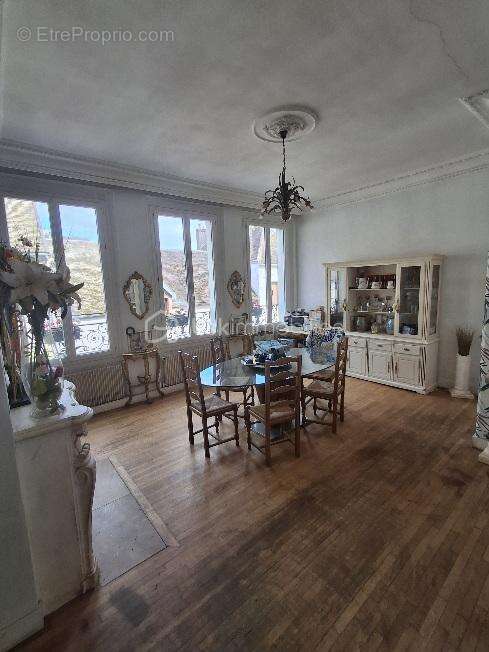 Maison à VILLENEUVE-L'ARCHEVEQUE