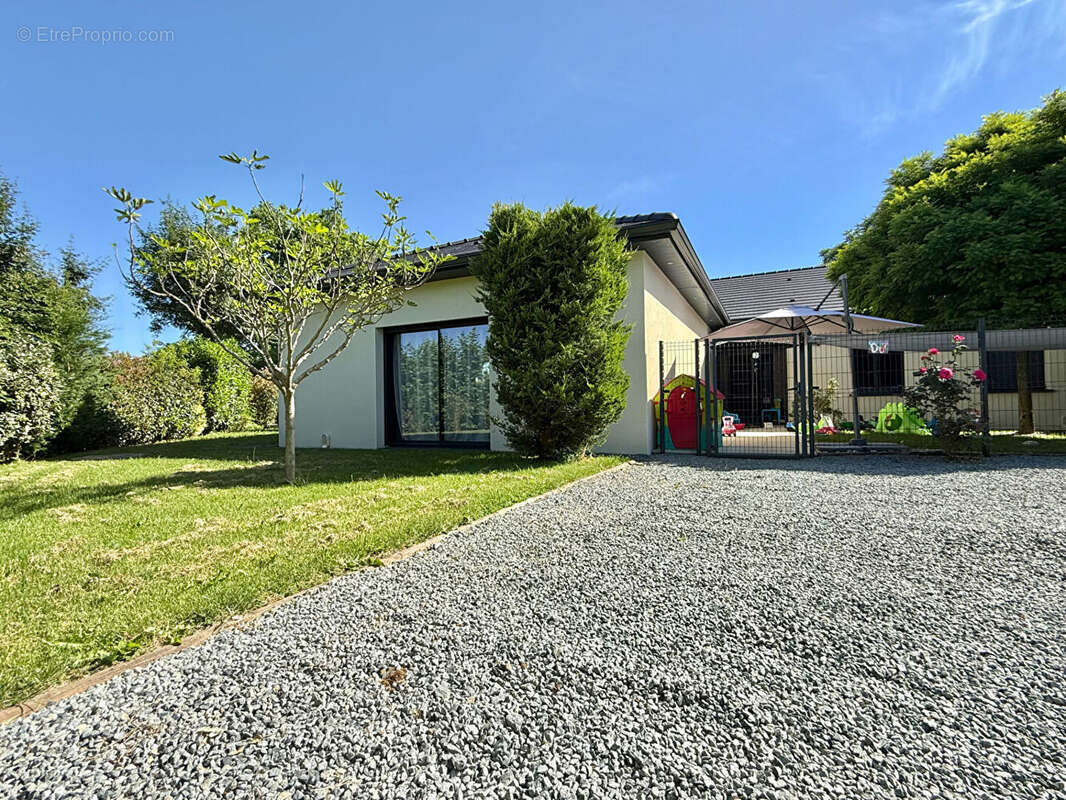 Maison à MANZAT