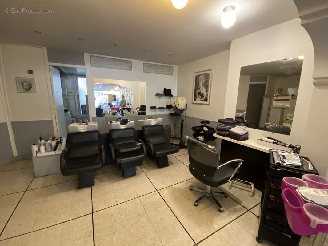 Commerce à PARAY-VIEILLE-POSTE