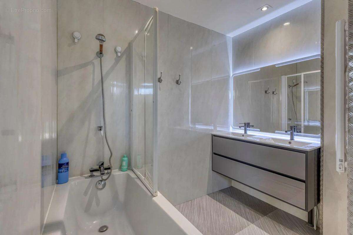 Appartement à SAINT-CASSIEN
