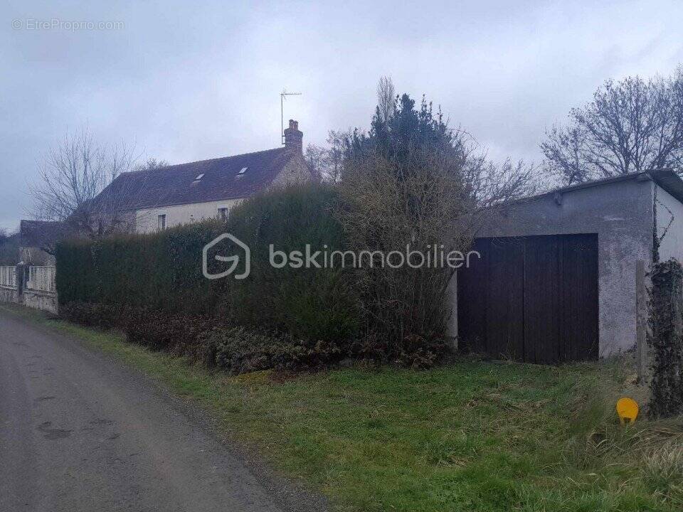 Maison à MONTMERREI