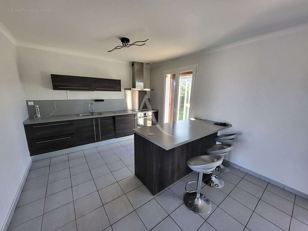 Maison à LA CHAPELLE-LAUNAY