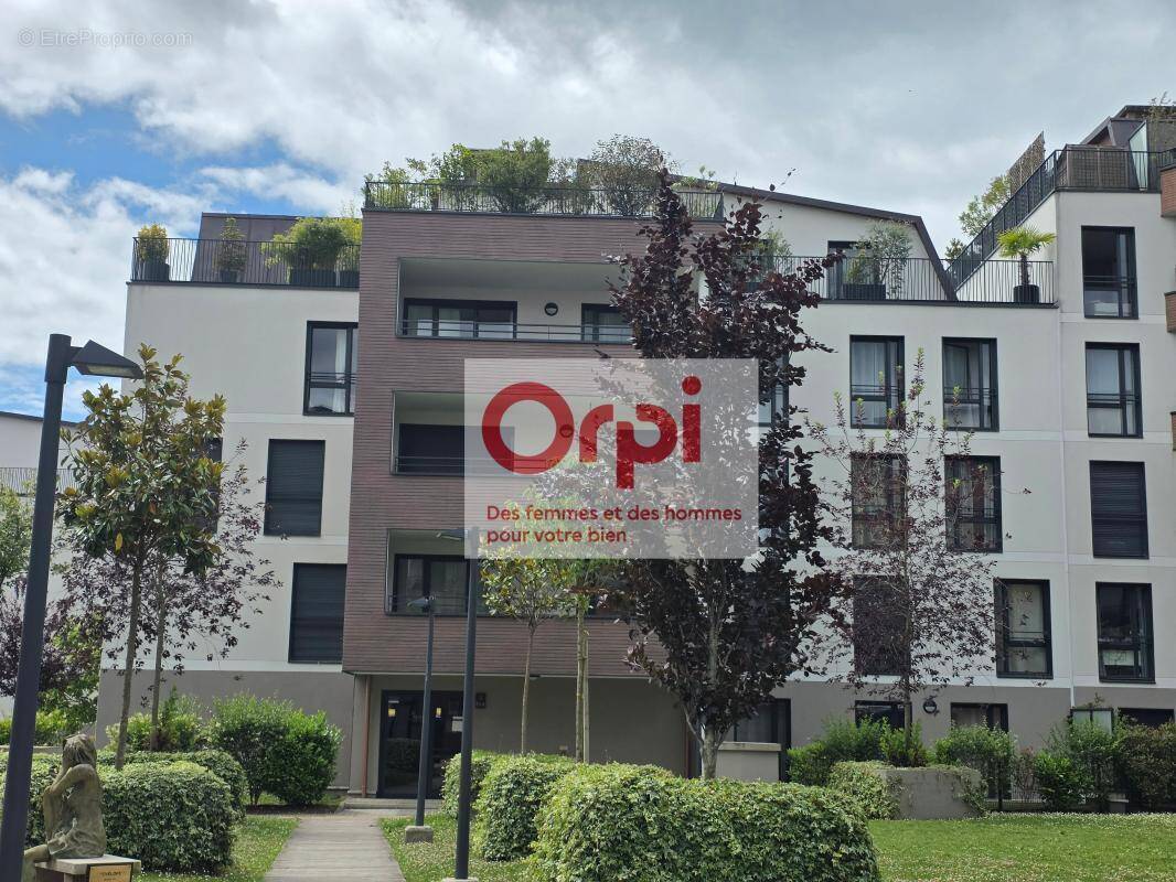 Appartement à LE PLESSIS-ROBINSON