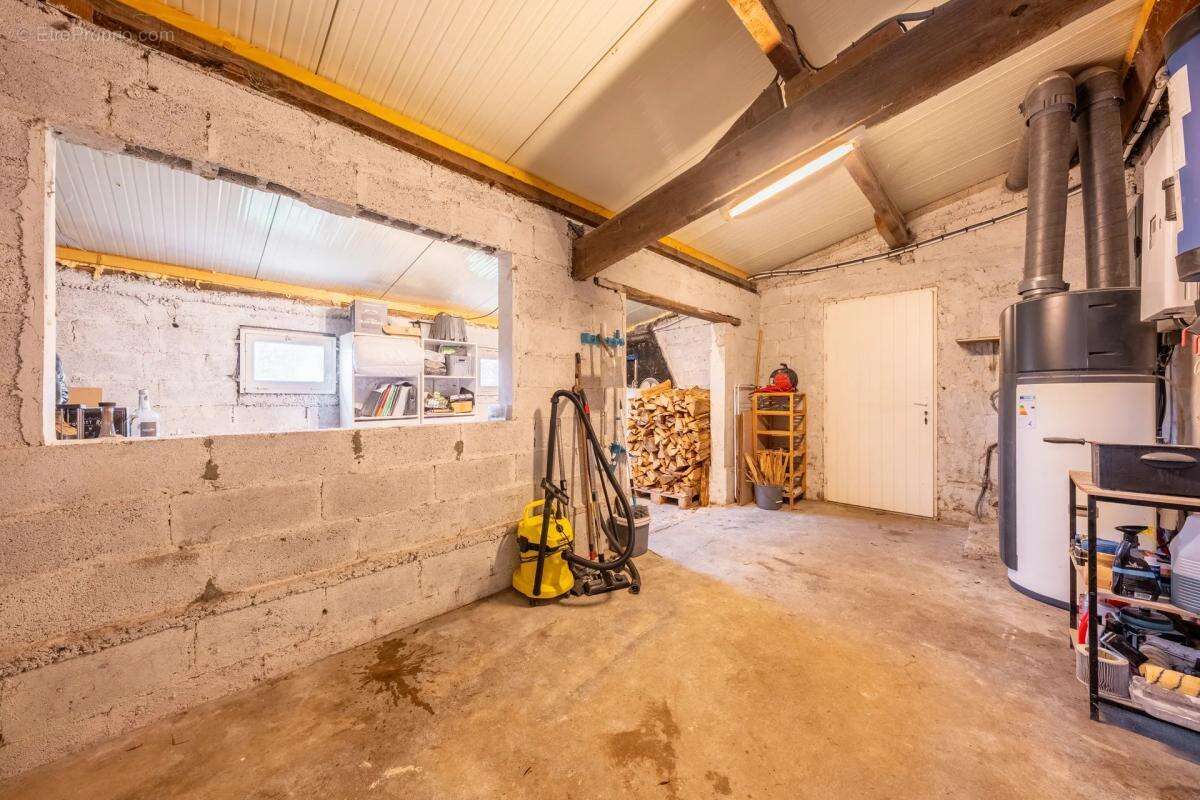 Maison à LES EGLISOTTES-ET-CHALAURES