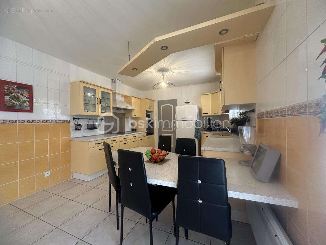 Maison à RIBAUTE-LES-TAVERNES