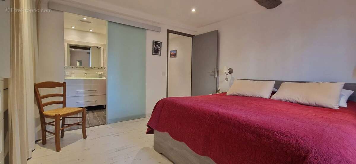 Maison à SAINT-CEZAIRE-SUR-SIAGNE