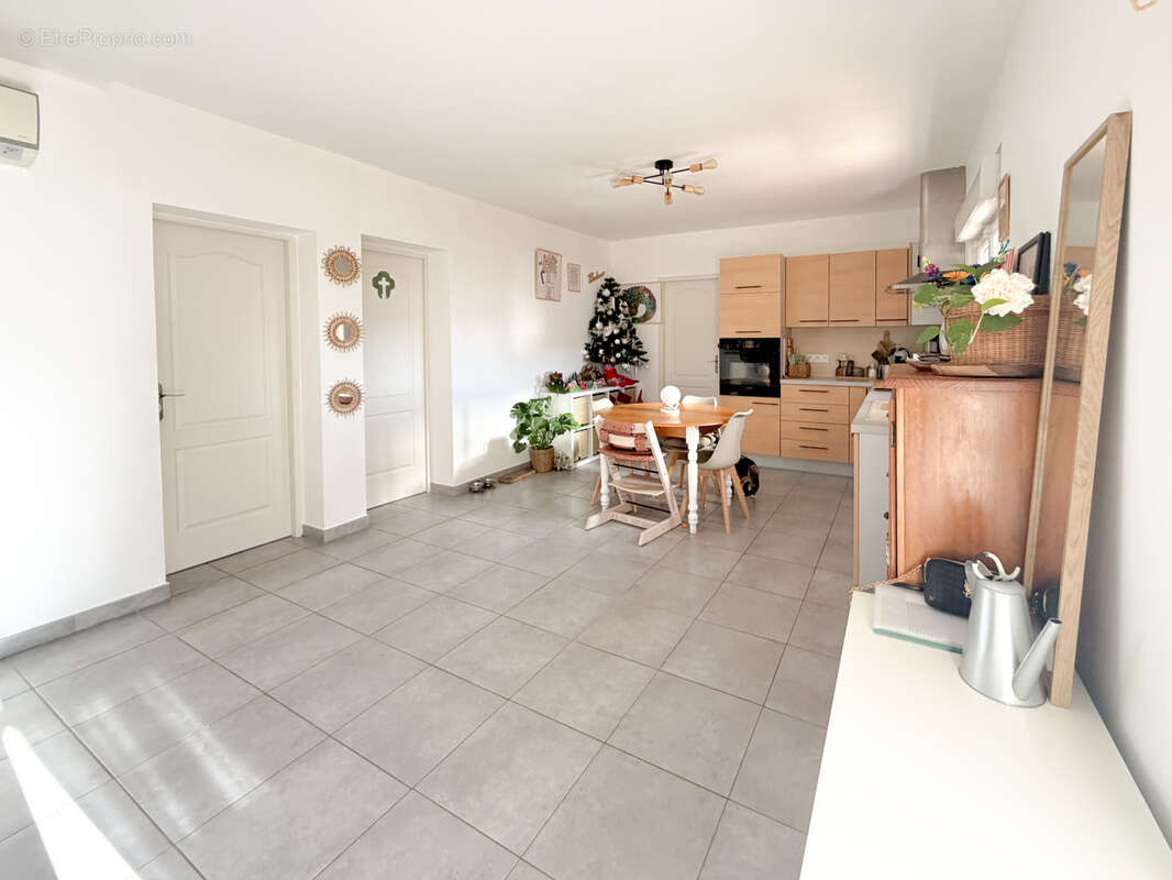 Appartement à FORCALQUEIRET