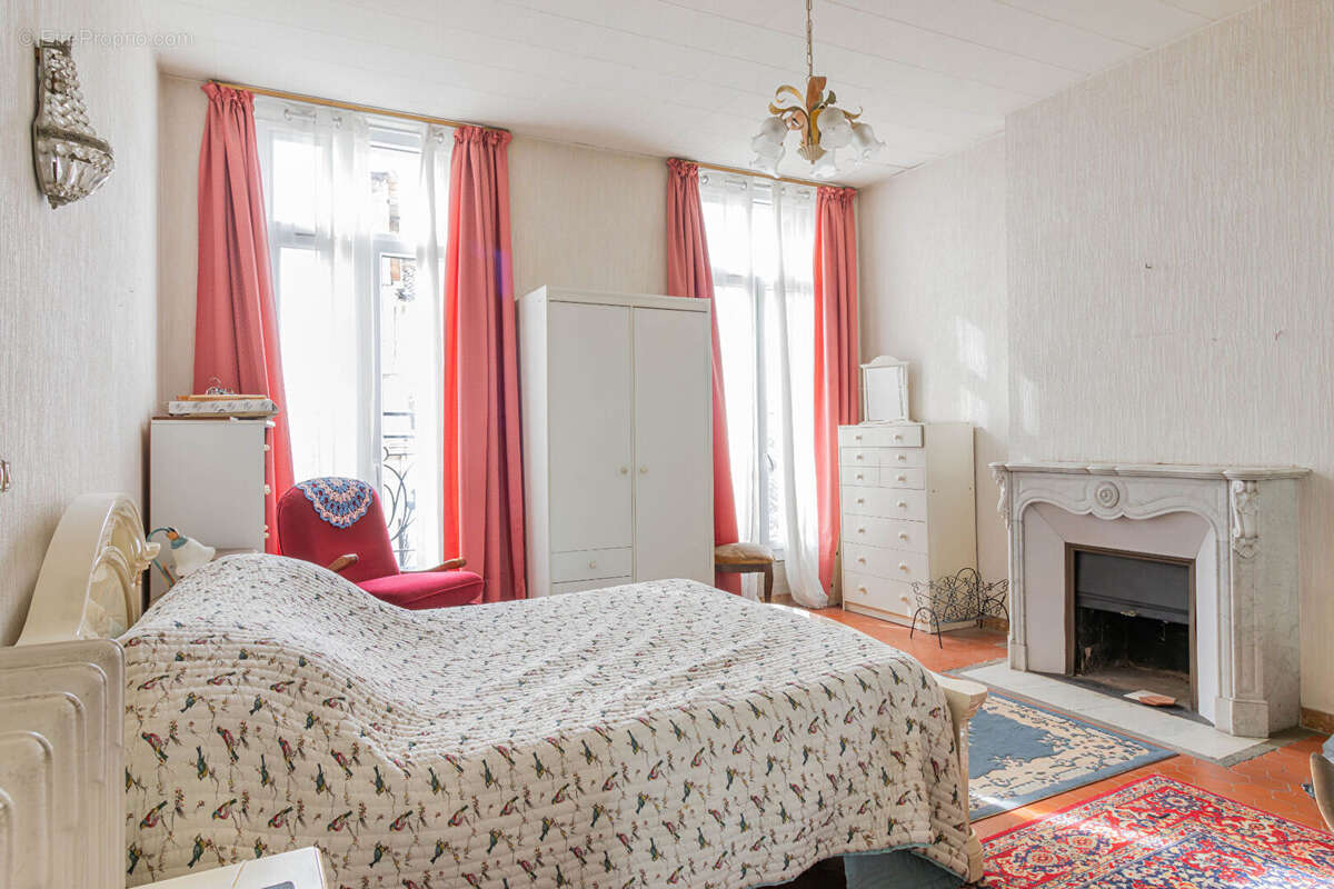 Appartement à MARSEILLE-1E