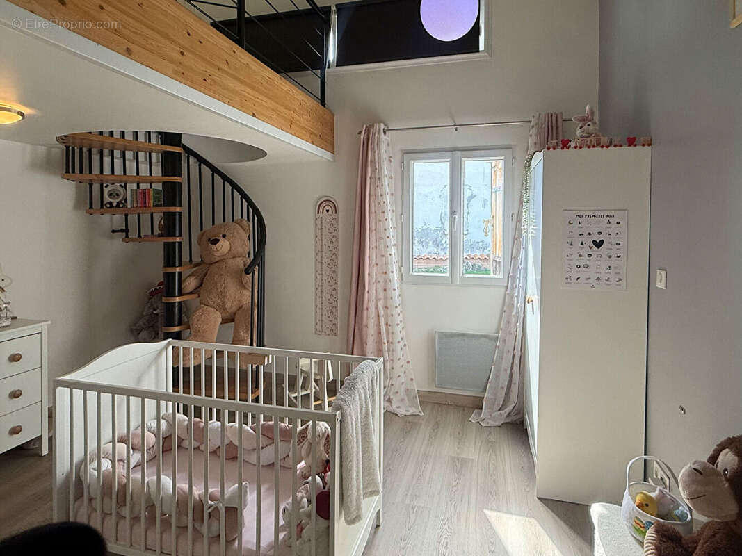 Maison à SAINT-CIERS-SUR-GIRONDE