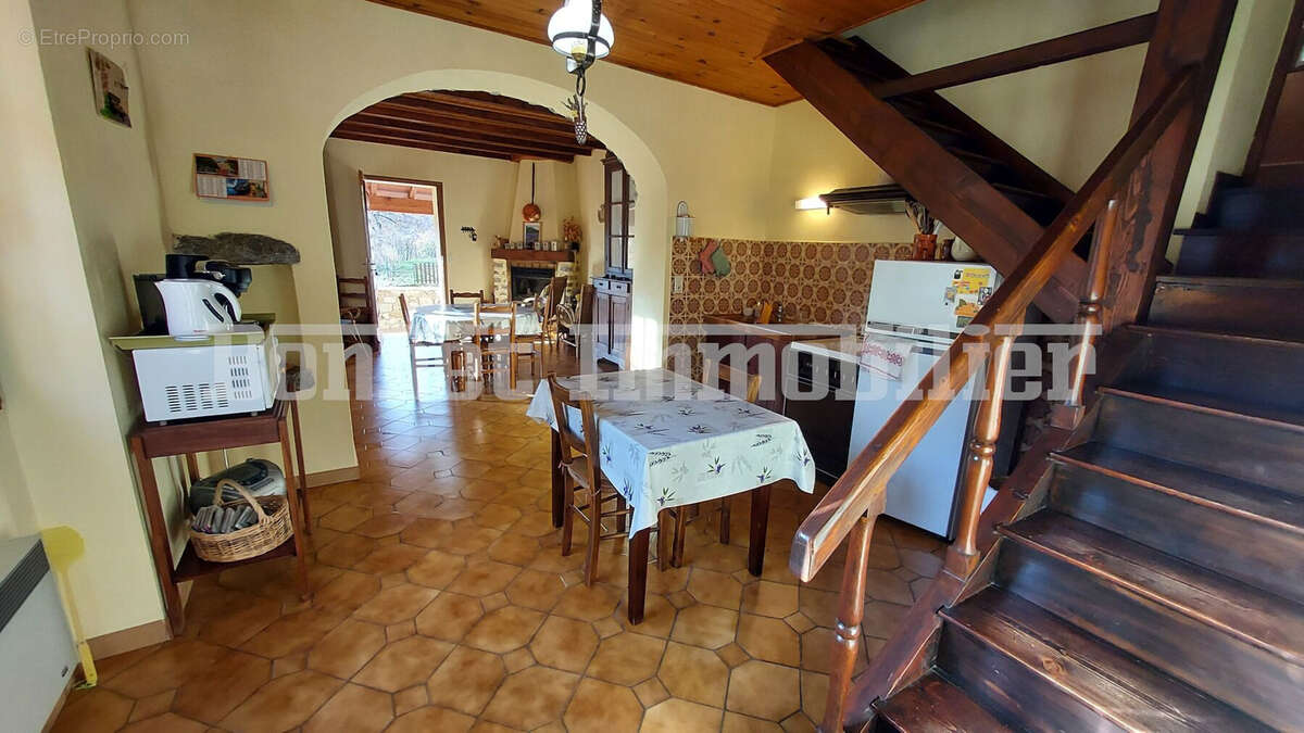 Maison à SAINT-FERREOL-TRENTE-PAS