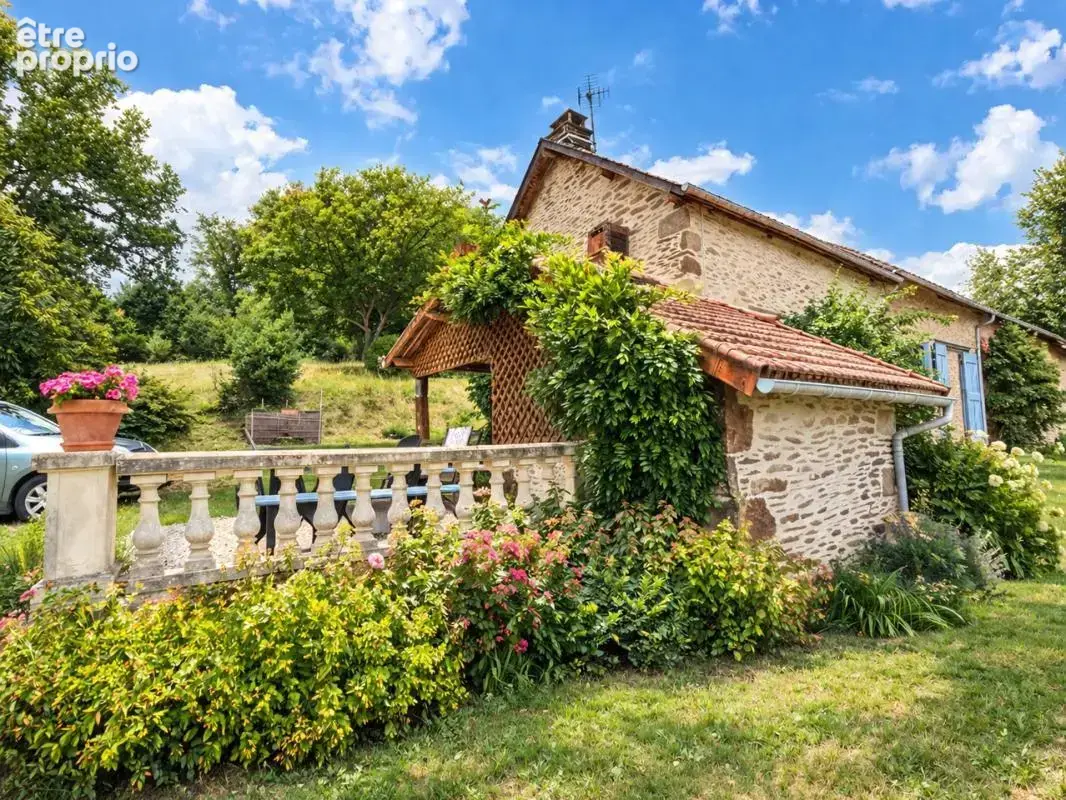 Maison 6 pces, 80 m² avec dépendances, source, terrain de 59 635 m² - photo 2