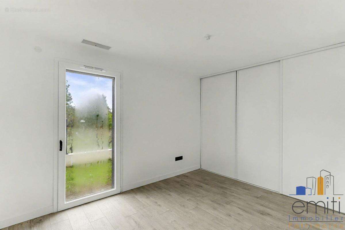 Maison à BRUGUIERES