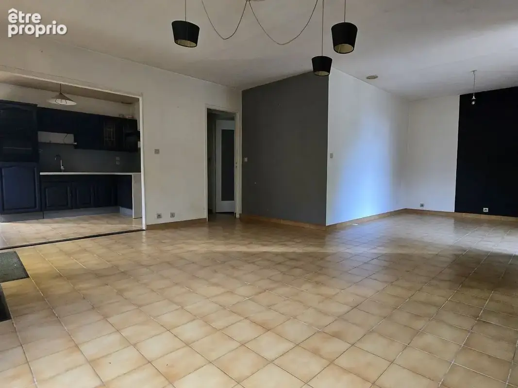 Maison de plain-pied avec piscine et dépendances! - photo 3