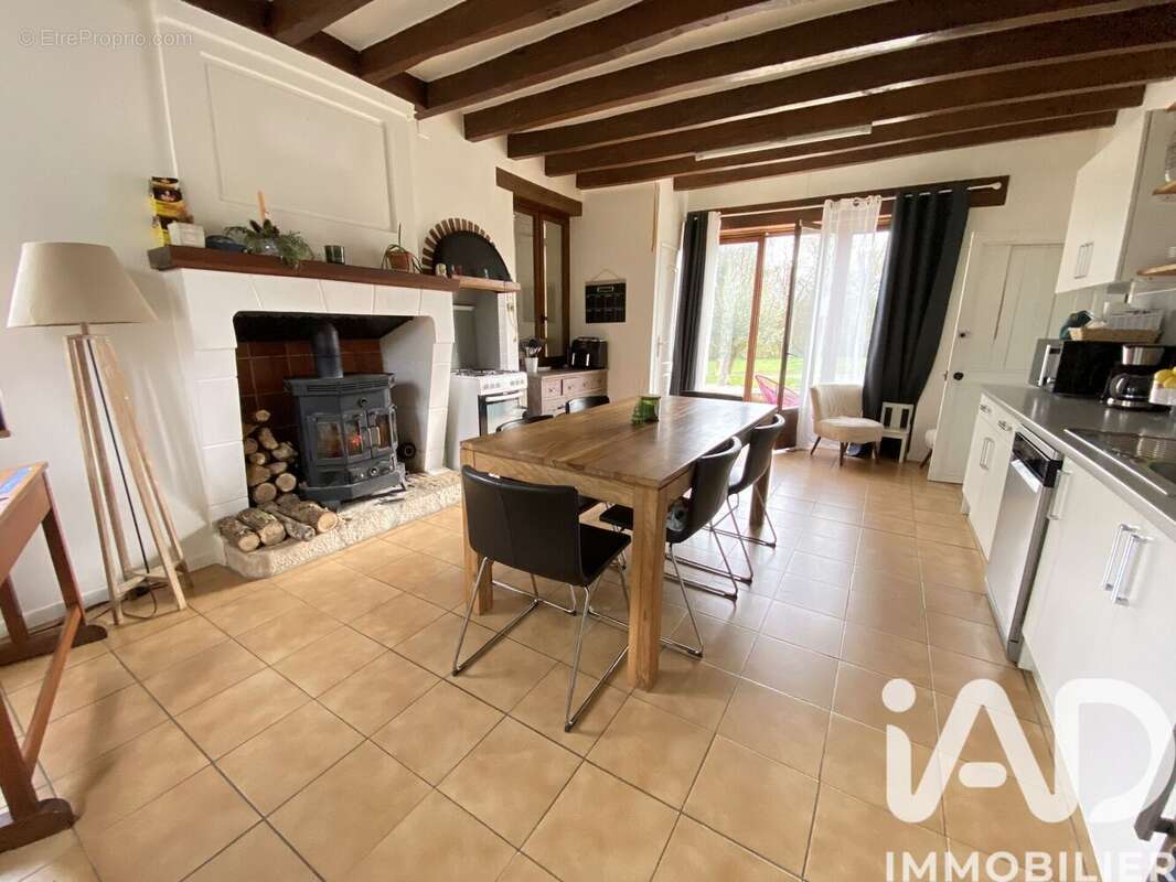 Maison 124 m² à Loche-Sur-Indrois  - photo 3