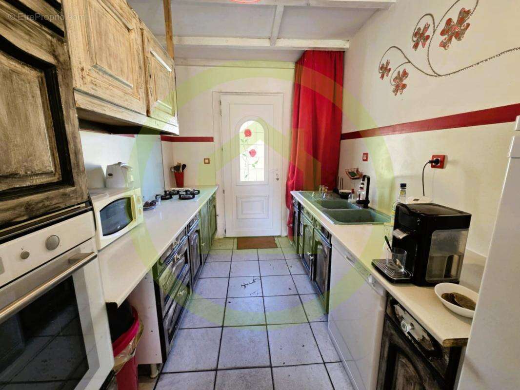 Maison à SAINT-BONNET-SUR-GIRONDE