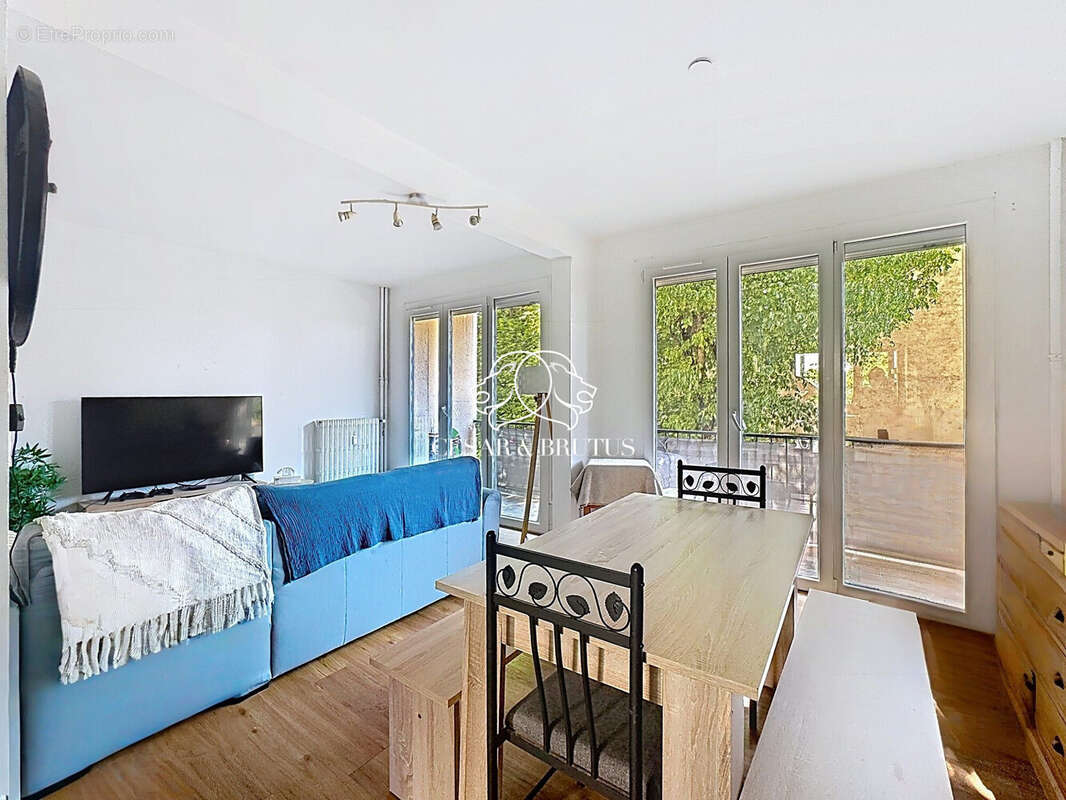 Appartement 74 m² à Bourgoin-Jallieu  - photo 2