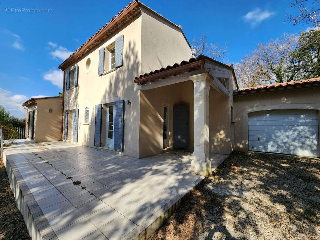 Maison à MERINDOL-LES-OLIVIERS