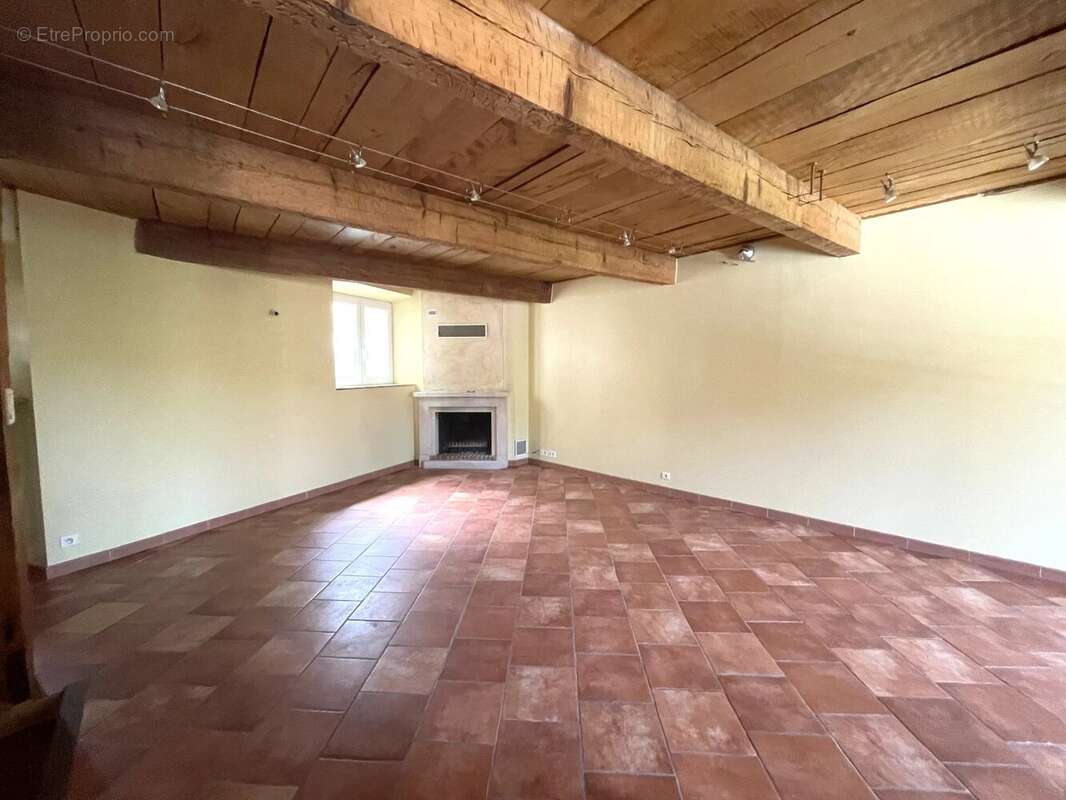 Appartement à MAZAUGUES