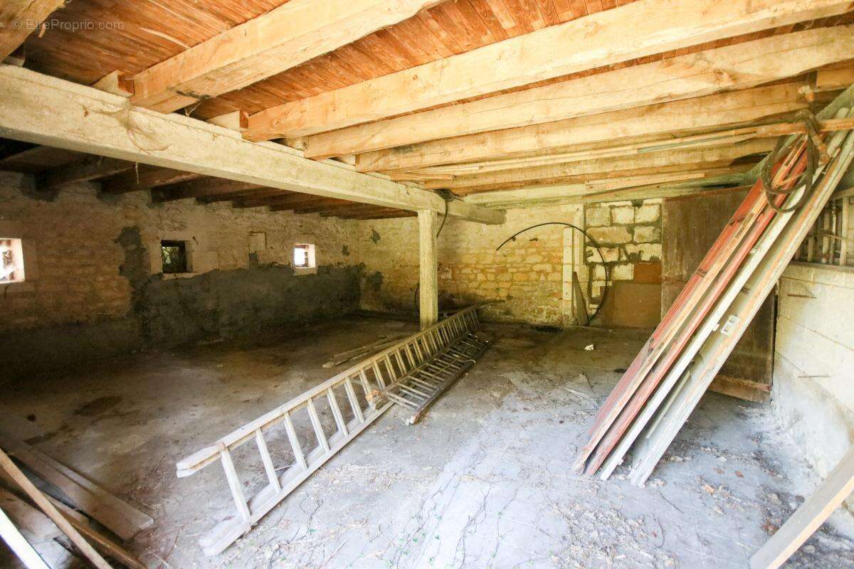 Appartement à GOND-PONTOUVRE