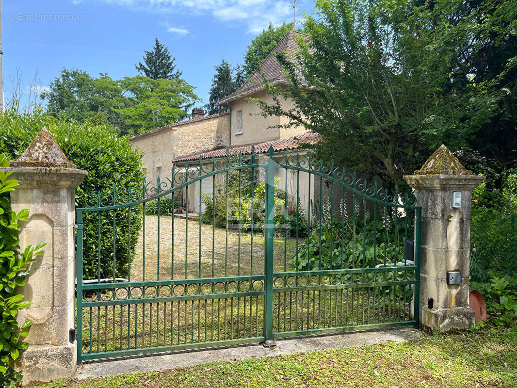 Maison Port Sainte Foy Et Ponchapt 5 chambres bords de rivière charme proche commodités - photo 4