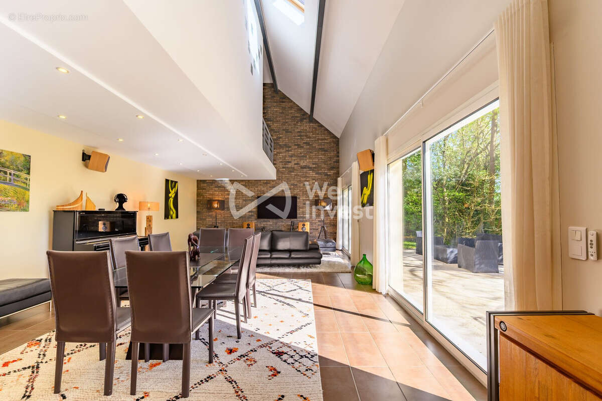 Maison 193 m² à Crecy-La-Chapelle  - photo 6