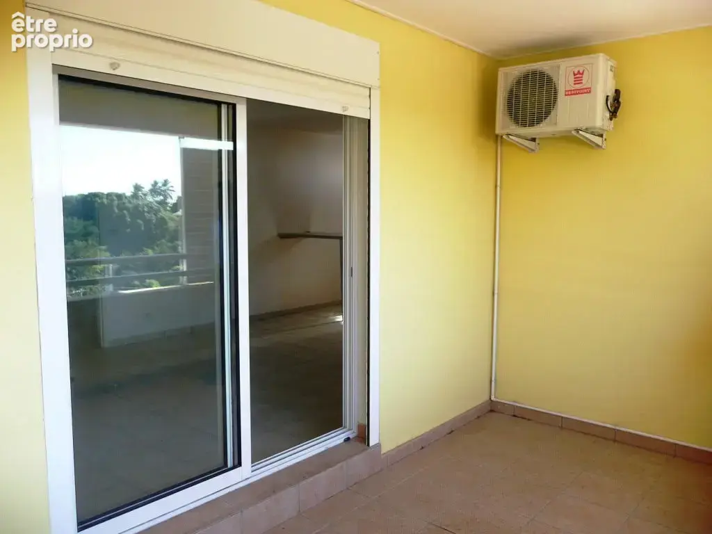 Saint-Denis : appartement de 78.6m2 avec terrasse en vente - photo 3