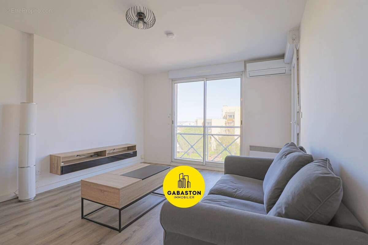 Appartement à MARSEILLE-9E