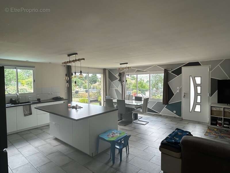 RIANS (83560) – Maison de plain-pied de 120 m² avec T1 indépendant sur terrain de 4 000 m² piscinable - photo 10
