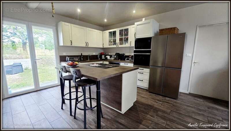 Maison FAMILIALE à vendre 8 pièces (226m²) à SAINT PIERRE DE JUILLERS (17) sur plus d'1 hectare de terrain avec HANGAR et DEPEND - photo 6