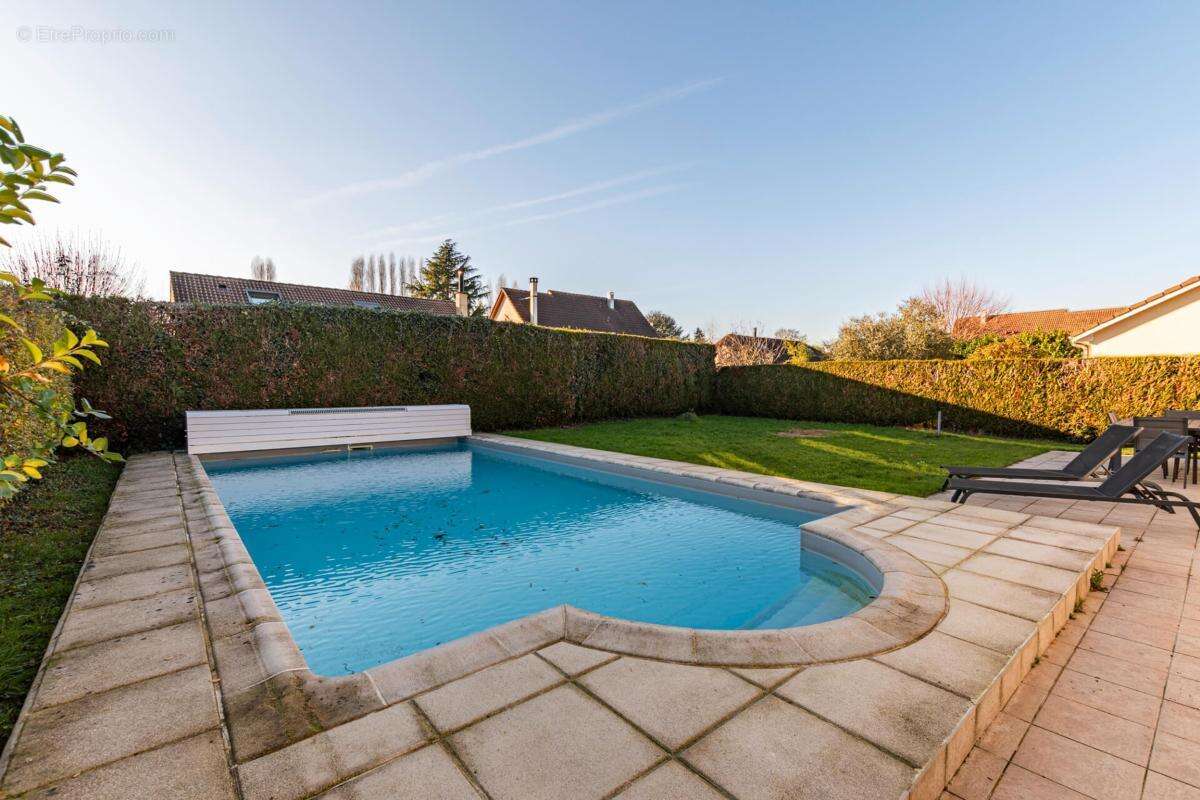 Maison 202 m² à Saint-Pavace  - photo 20