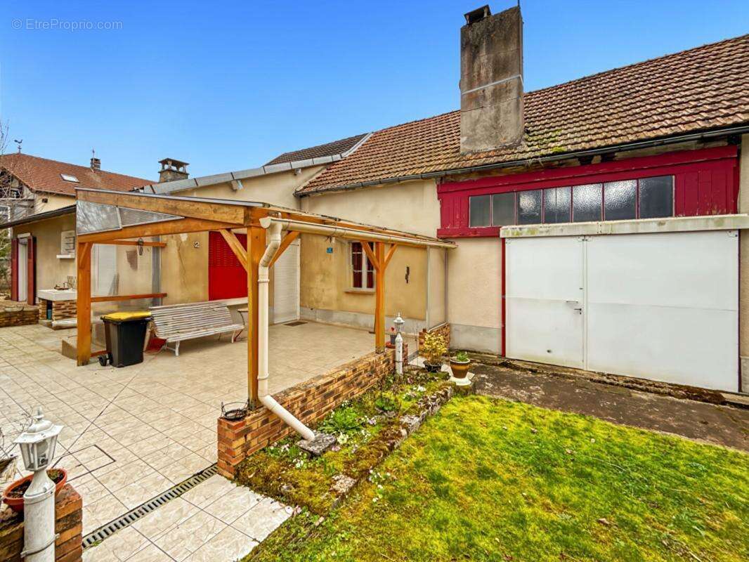 Maison à VILLENEUVE-L'ARCHEVEQUE