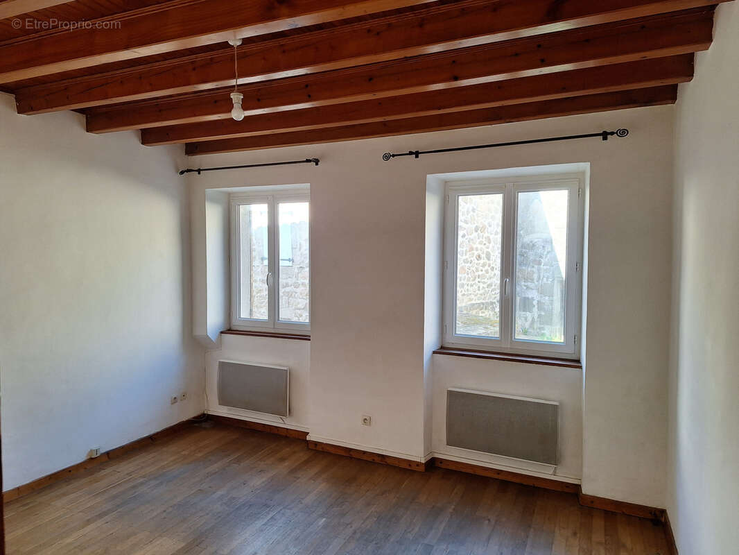 Maison à SAINT-JEAN-CHAMBRE