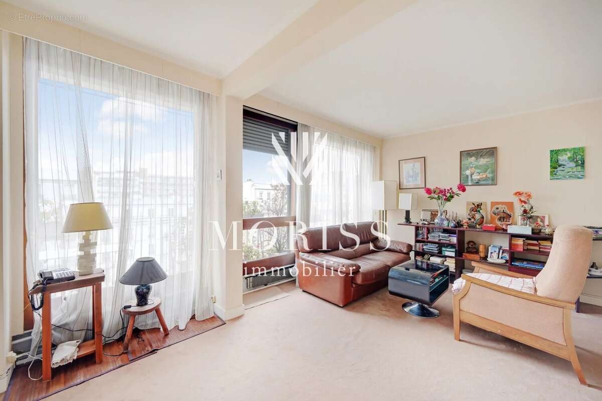 Appartement à PARIS-14E