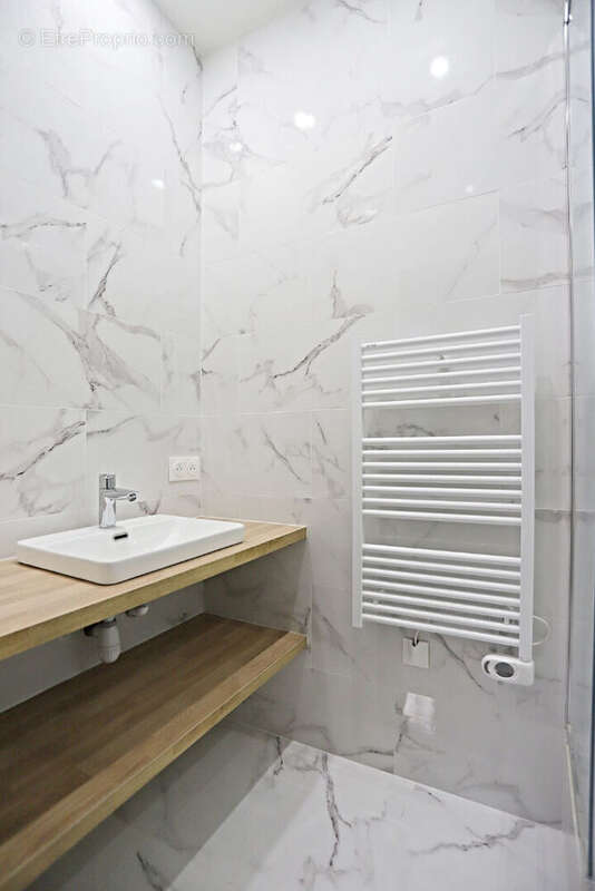 Appartement à PARIS-18E