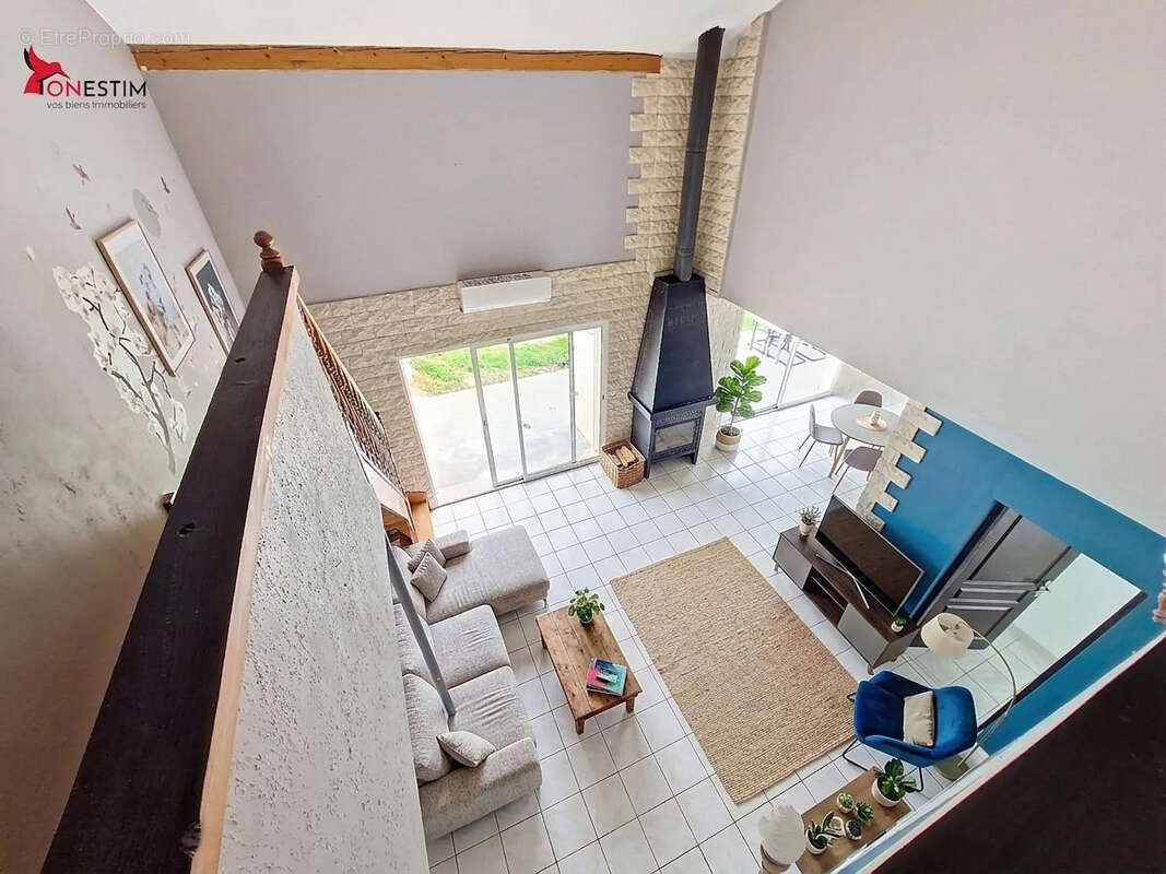 Maison à SURY-LE-COMTAL