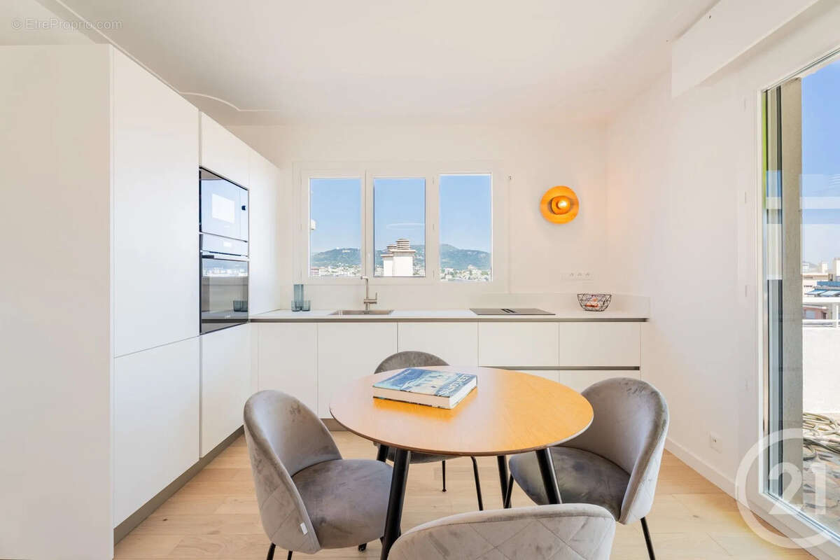Appartement 77 m² à Nice  - photo 4