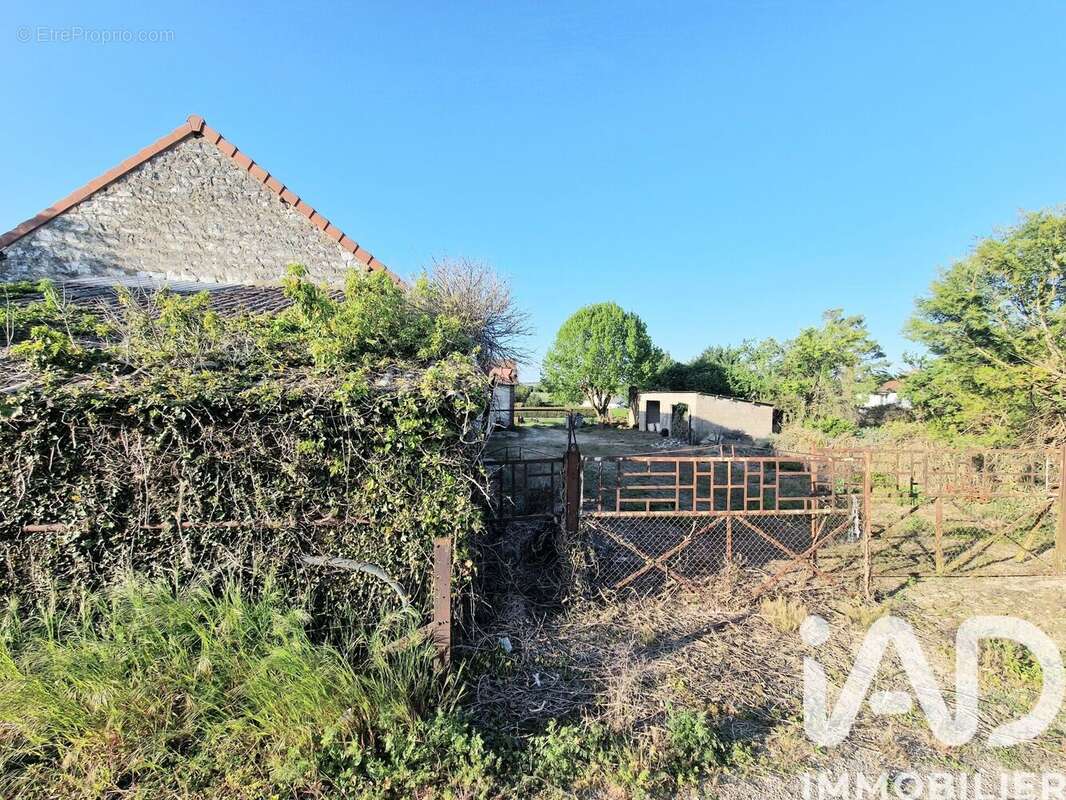 Maison 140 m² à Chamvres  - photo 3