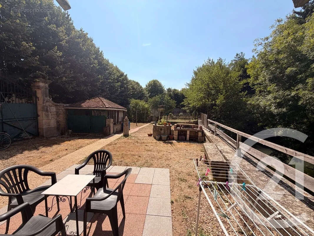 Maison 175 m² à Clamecy  - photo 3