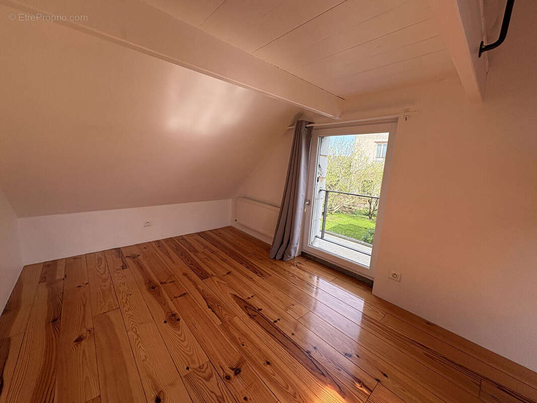 Maison à SAINT-CLEMENT-DES-LEVEES