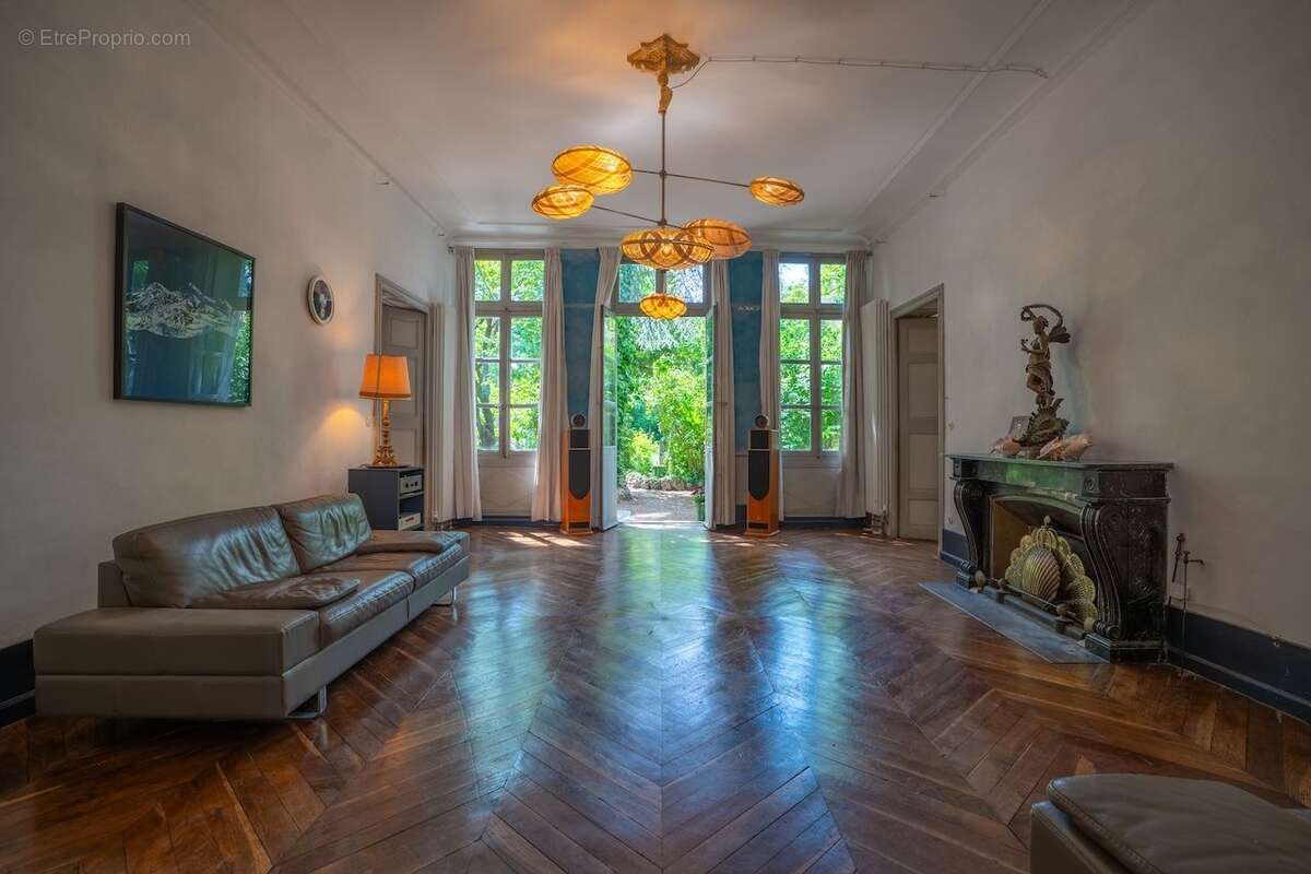 700 m² à Carcassonne  - photo 6