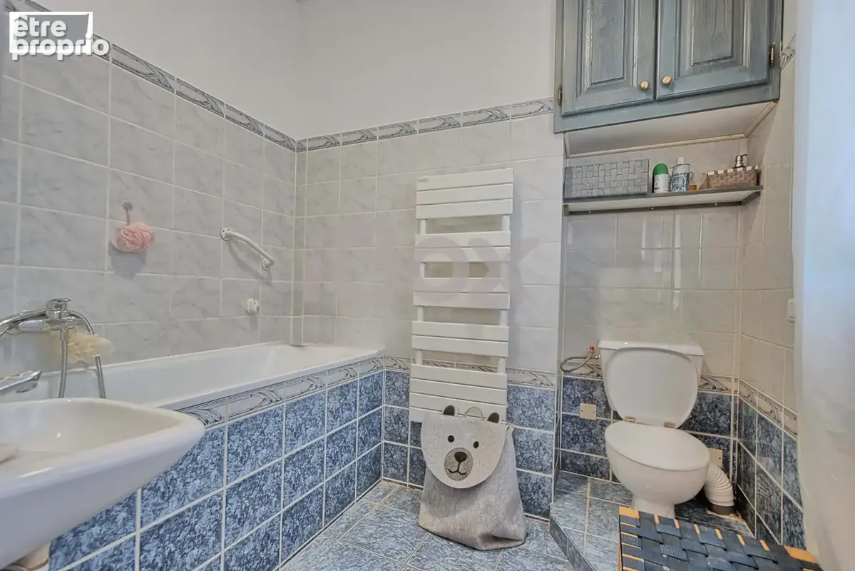 Exclusivité La Valette du Var, Villa d'environ 195m2 avec piscine sur belle parcelle de 580 m2 - photo 12