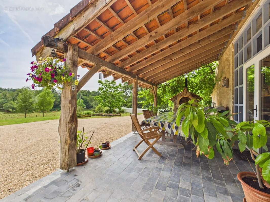 Longère avec Maison d'amis, granges et piscine - photo 14
