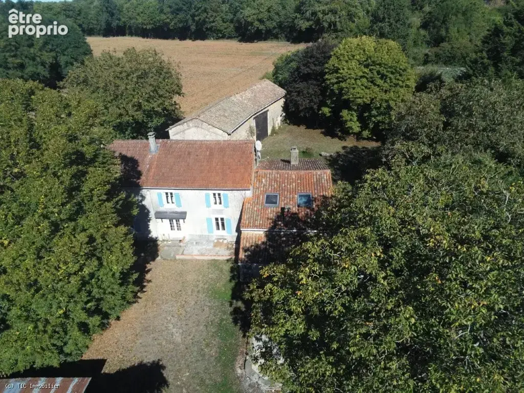 Ensemble de Deux Maisons Indépendantes Et Grange Sur 5017m² - photo 2