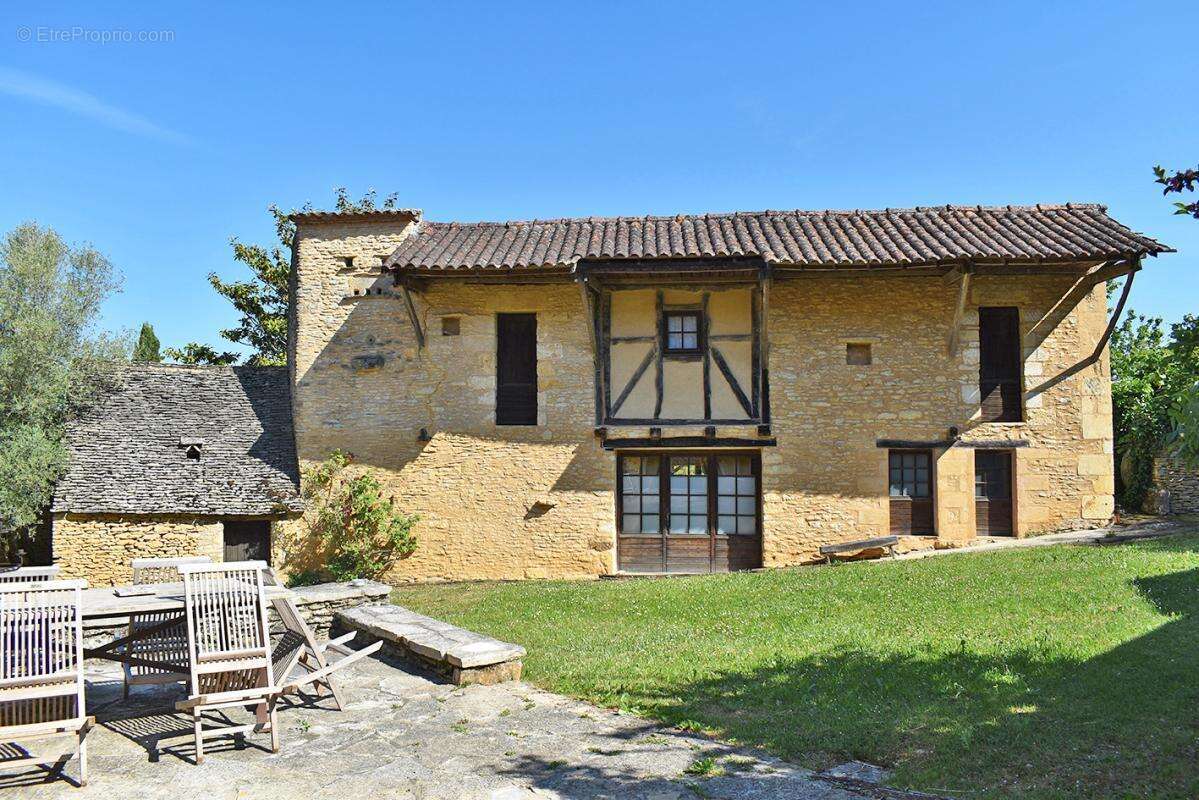 Propriété de gîtes Coly Saint Amand 18 pièce(s) 403 m2 - photo 9