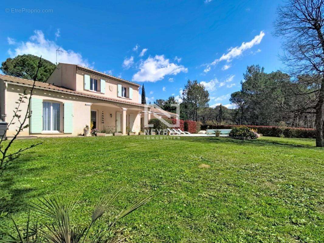 Fayence – Élégante villa provençale avec piscine et jardin plat de 3 000 m² - photo 7