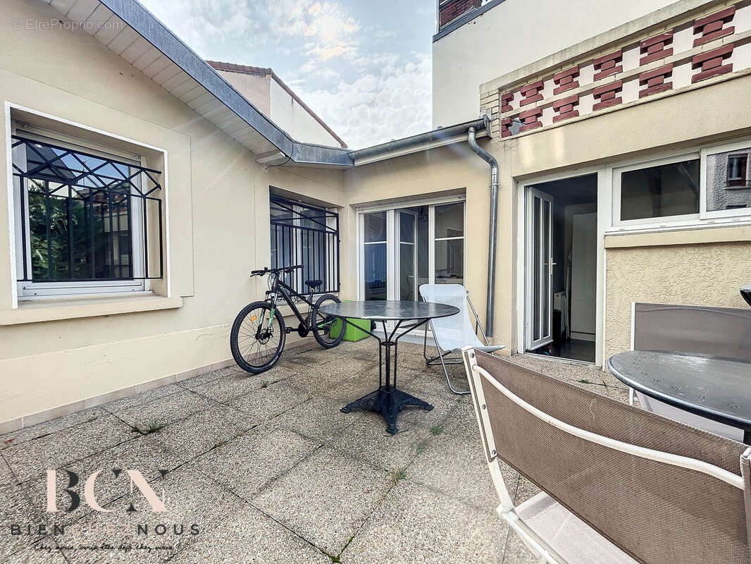 Appartement à NANTERRE