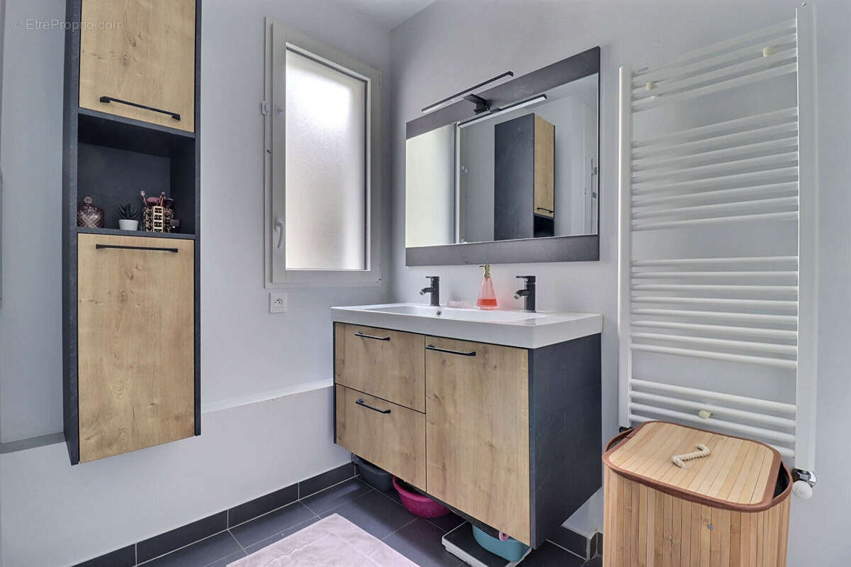 Appartement à COLOMBES